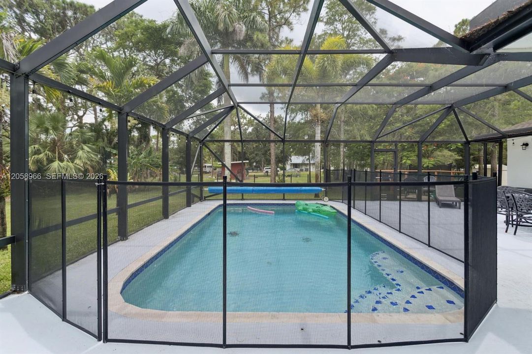 En Venta: $700,000 (5 camas, 2 baños, 1889 Pies cuadrados)