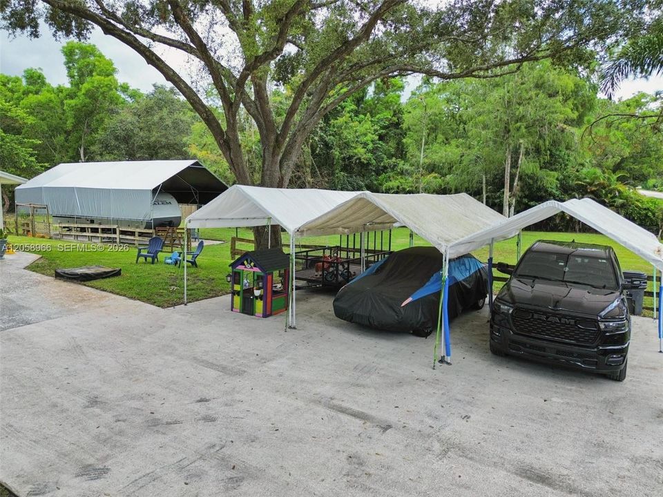 En Venta: $700,000 (5 camas, 2 baños, 1889 Pies cuadrados)