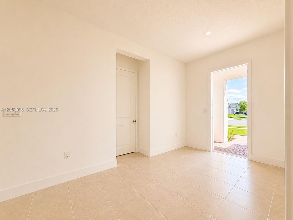 For Sale: $755,000 (4 beds, 3 baths, 2611 Square Feet)