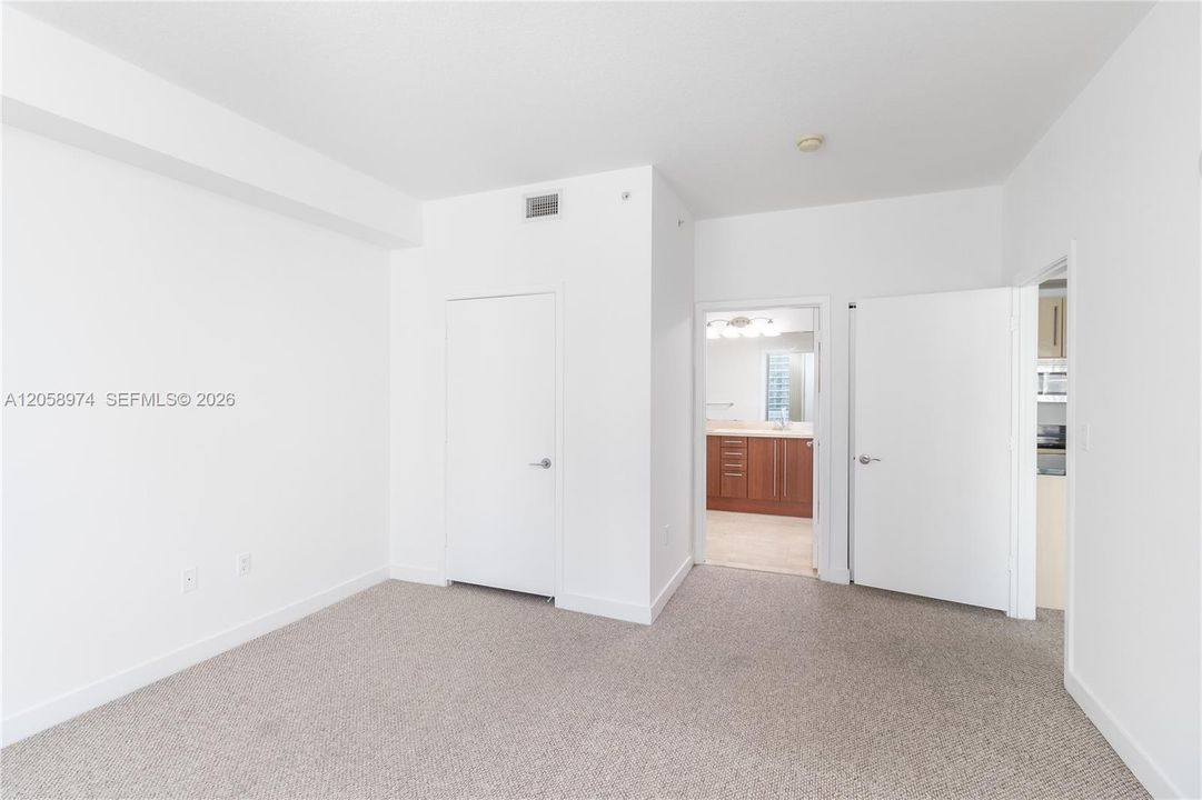 В аренду: $3,600 (2 спален, 2 ванн, 1013 Квадратных фут)