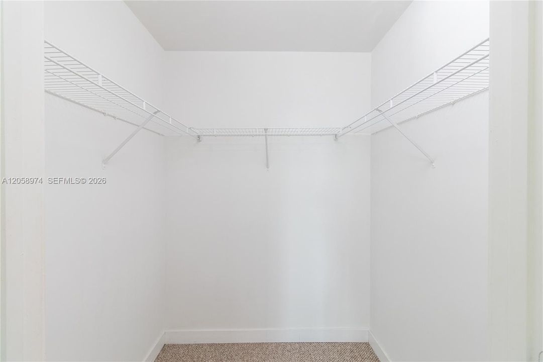 В аренду: $3,600 (2 спален, 2 ванн, 1013 Квадратных фут)