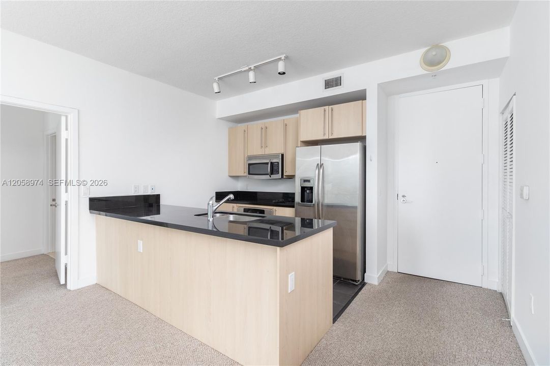 В аренду: $3,600 (2 спален, 2 ванн, 1013 Квадратных фут)