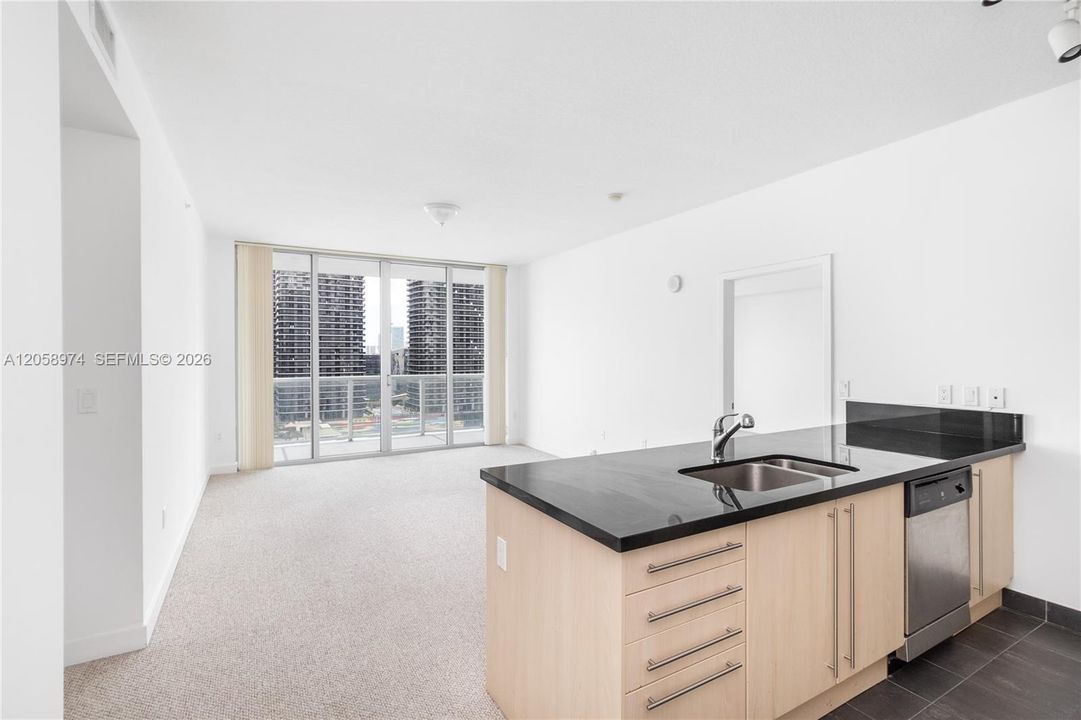 В аренду: $3,600 (2 спален, 2 ванн, 1013 Квадратных фут)