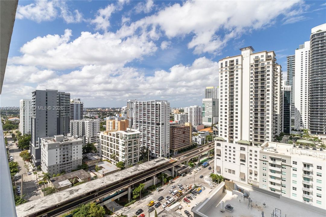В аренду: $3,600 (2 спален, 2 ванн, 1013 Квадратных фут)