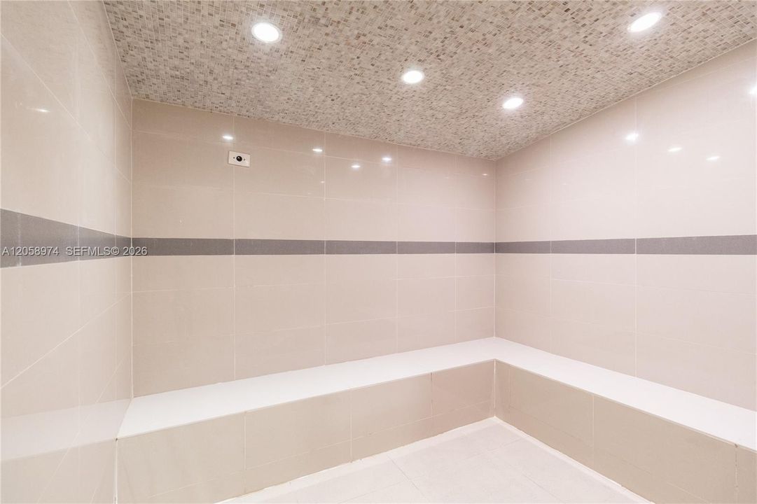 В аренду: $3,600 (2 спален, 2 ванн, 1013 Квадратных фут)