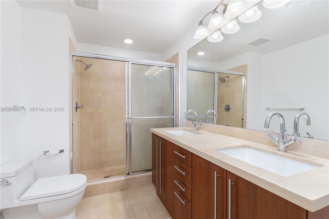 В аренду: $3,600 (2 спален, 2 ванн, 1013 Квадратных фут)