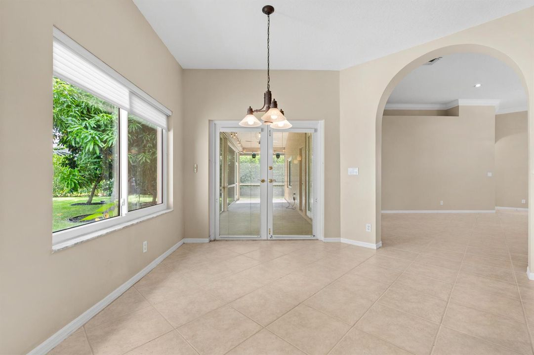 11595 Water Bend Ct_Vacant Large-25