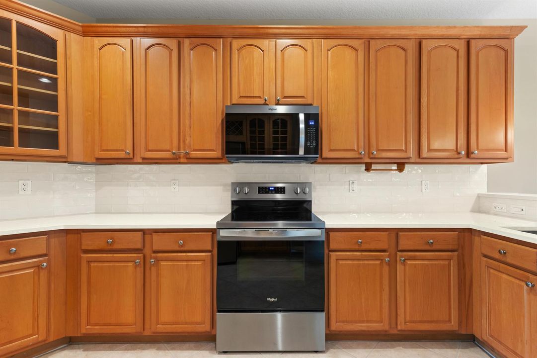 11595 Water Bend Ct_Vacant Large-14
