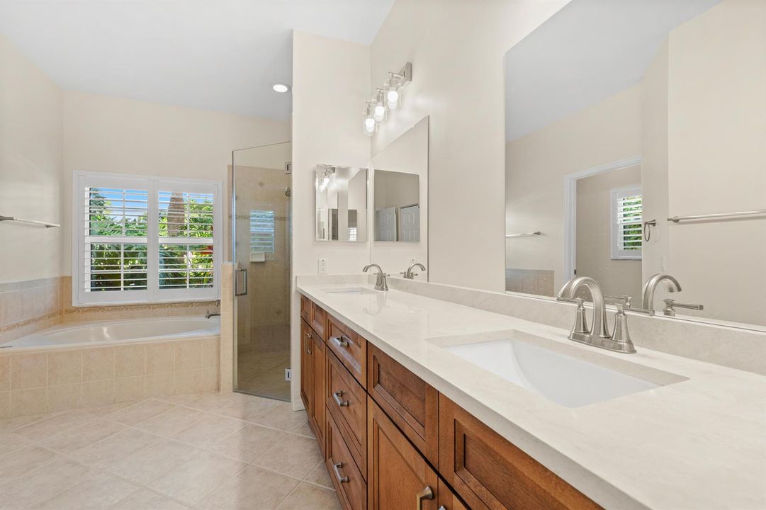 11595 Water Bend Ct_Vacant Large-31