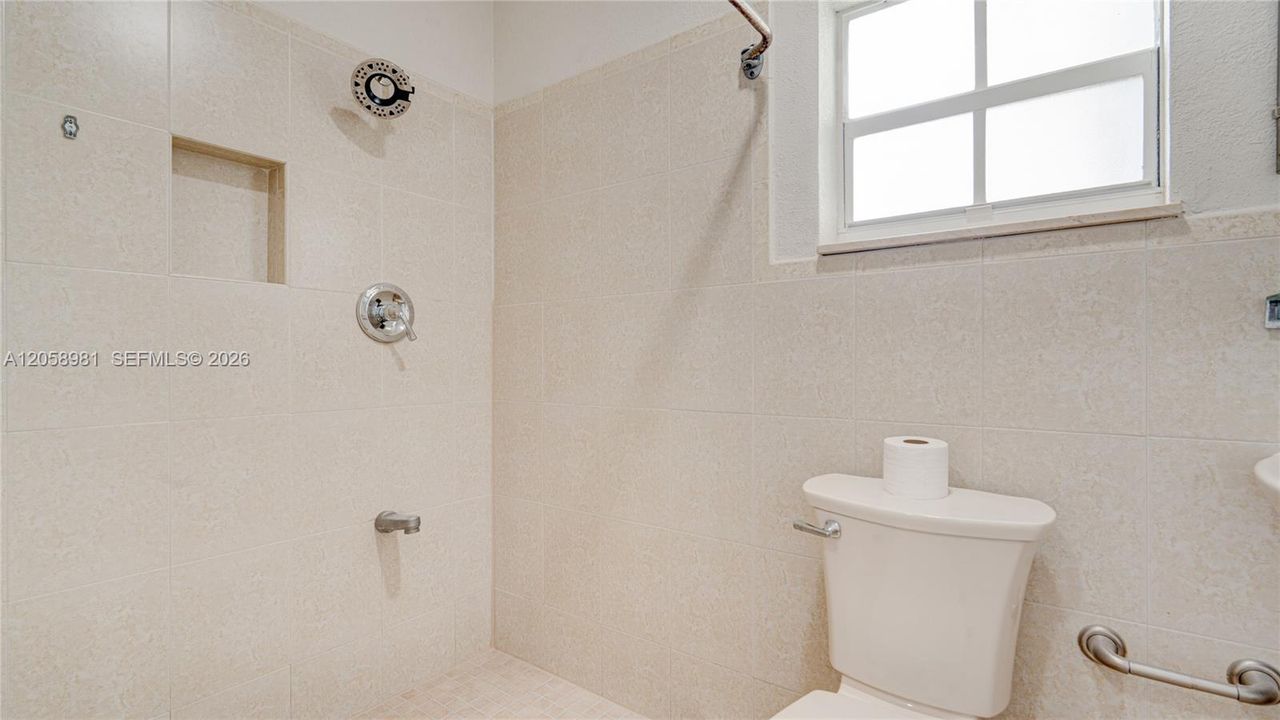 В аренду: $4,200 (3 спален, 2 ванн, 2568 Квадратных фут)