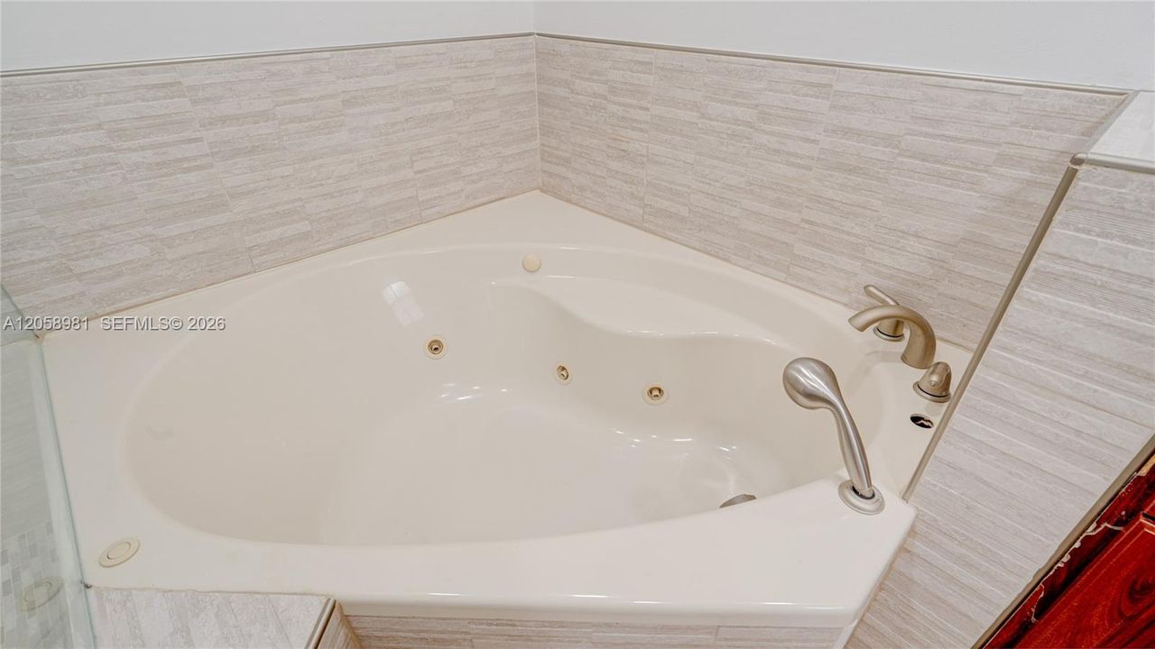 В аренду: $4,200 (3 спален, 2 ванн, 2568 Квадратных фут)