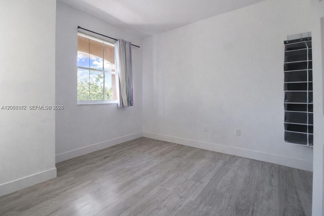 На продажу: $367,999 (3 спален, 3 ванн, 1428 Квадратных фут)
