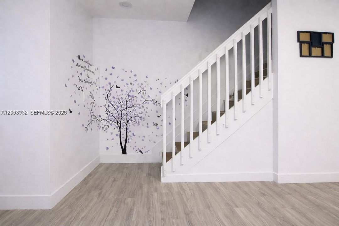 На продажу: $367,999 (3 спален, 3 ванн, 1428 Квадратных фут)