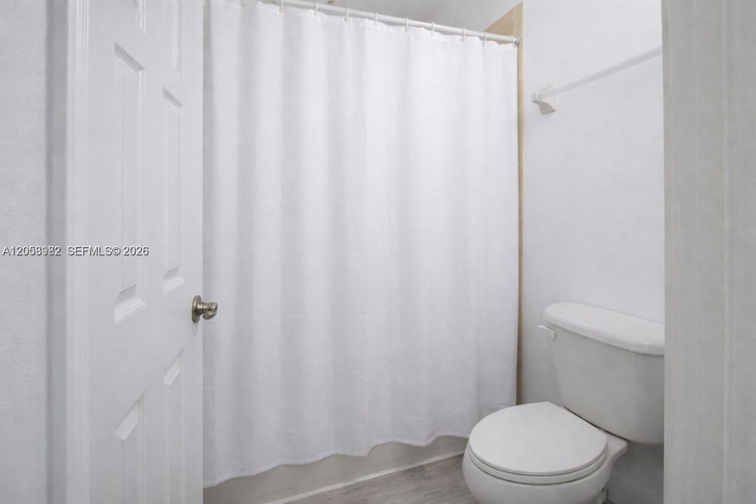 На продажу: $367,999 (3 спален, 3 ванн, 1428 Квадратных фут)
