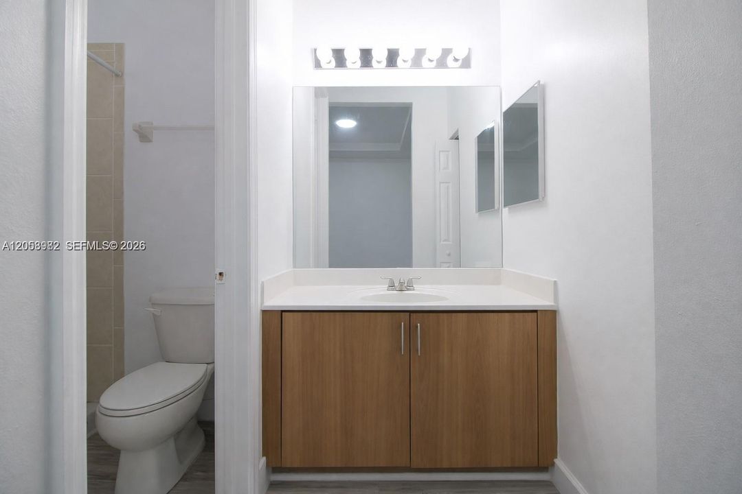 На продажу: $367,999 (3 спален, 3 ванн, 1428 Квадратных фут)