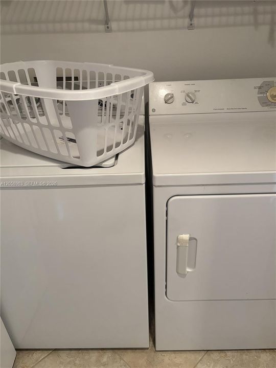For Rent: $2,950 (2 beds, 2 baths, 1405 Square Feet)