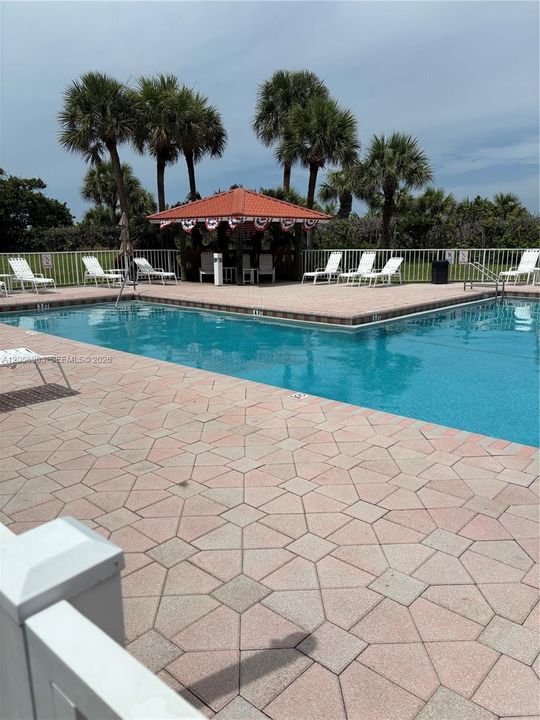 For Rent: $2,950 (2 beds, 2 baths, 1405 Square Feet)