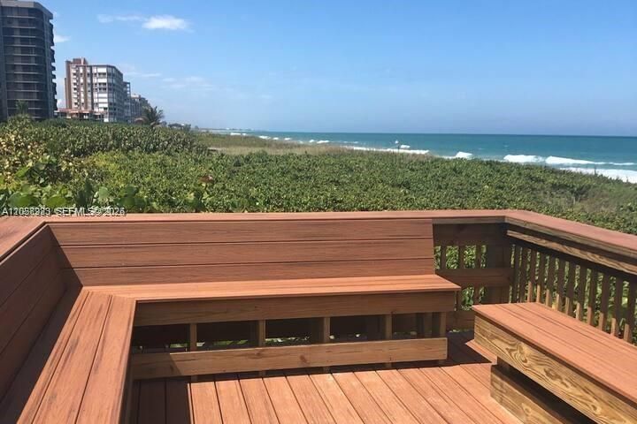 For Rent: $2,950 (2 beds, 2 baths, 1405 Square Feet)