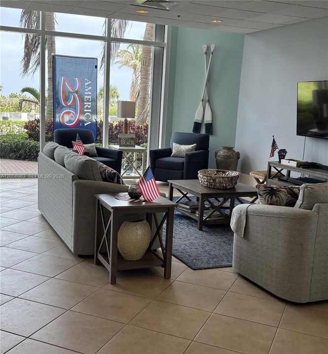 For Rent: $2,950 (2 beds, 2 baths, 1405 Square Feet)