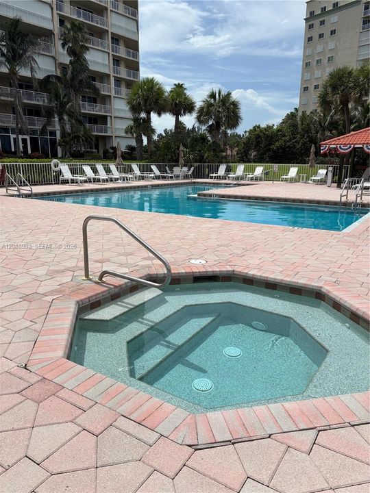 For Rent: $2,950 (2 beds, 2 baths, 1405 Square Feet)