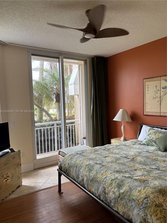 For Rent: $2,950 (2 beds, 2 baths, 1405 Square Feet)