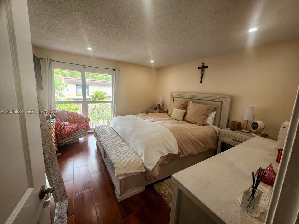 En Venta: $335,999 (3 camas, 2 baños, 0 Pies cuadrados)