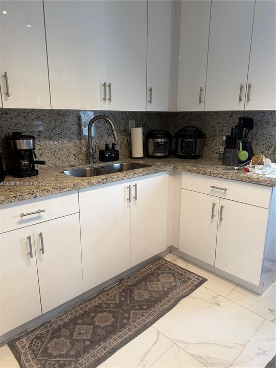 В аренду: $2,500 (2 спален, 1 ванн, 914 Квадратных фут)