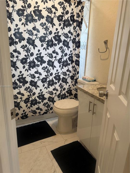 В аренду: $2,500 (2 спален, 1 ванн, 914 Квадратных фут)
