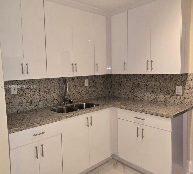 В аренду: $2,500 (2 спален, 1 ванн, 914 Квадратных фут)