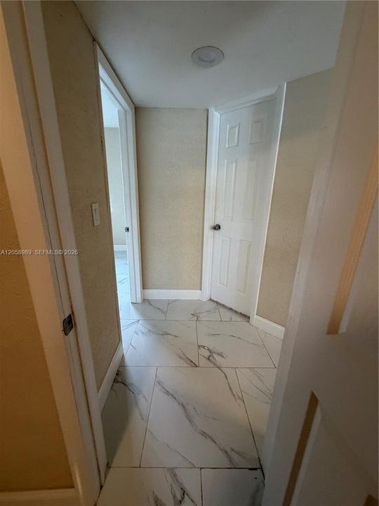 В аренду: $2,500 (2 спален, 1 ванн, 914 Квадратных фут)