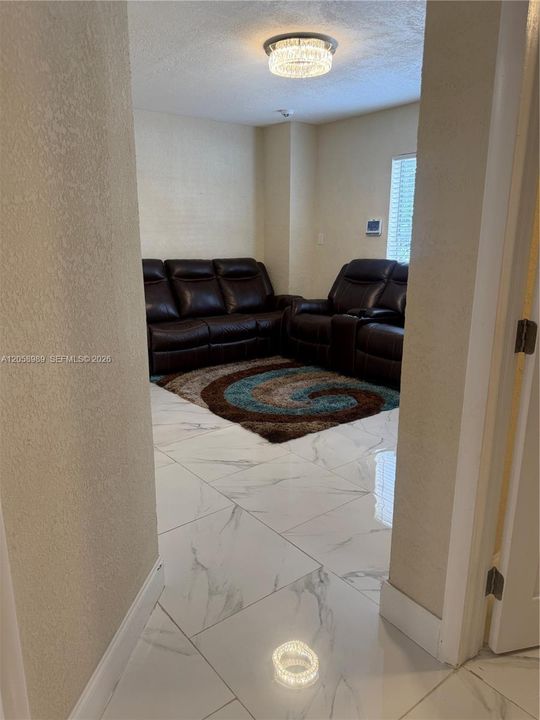 В аренду: $2,500 (2 спален, 1 ванн, 914 Квадратных фут)