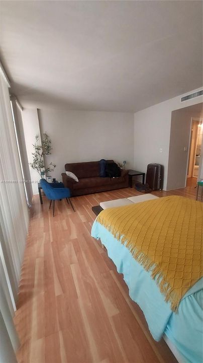 В аренду: $2,300 (0 спален, 1 ванн, 480 Квадратных фут)