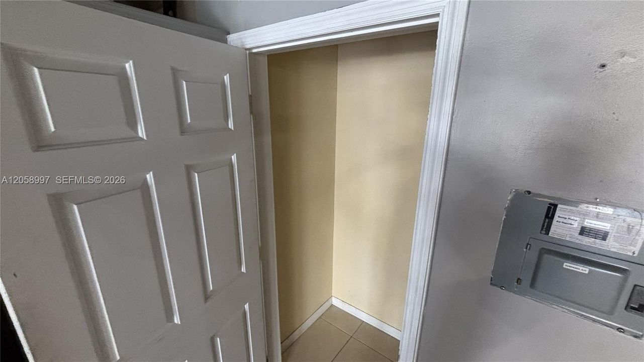В аренду: $3,100 (0 спален, 0 ванн, 0 Квадратных фут)