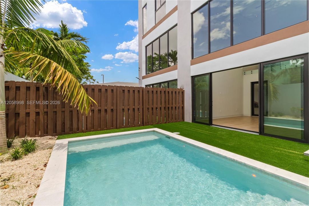 For Sale: $3,700,000 (0 beds, 0 baths, 5572 Square Feet)