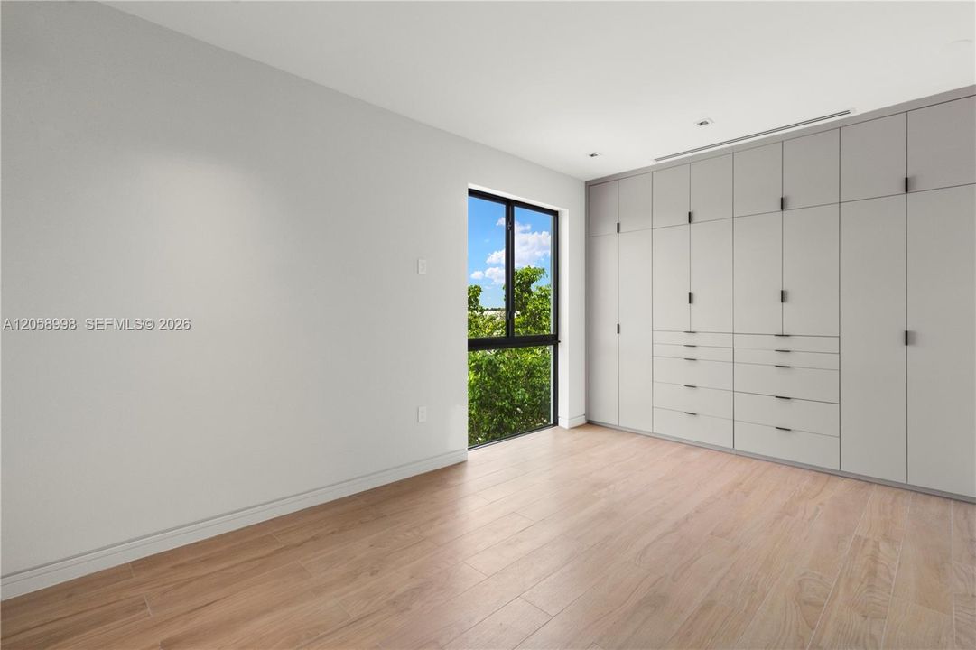 For Sale: $3,700,000 (0 beds, 0 baths, 5572 Square Feet)