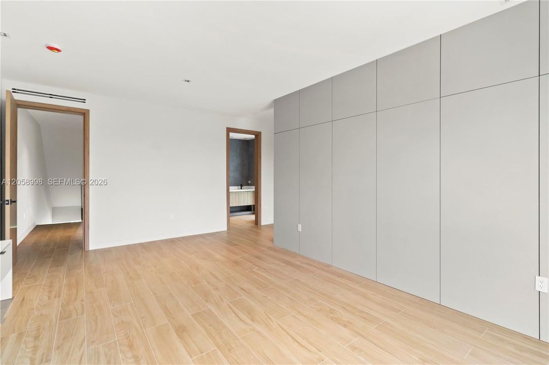 For Sale: $3,700,000 (0 beds, 0 baths, 5572 Square Feet)