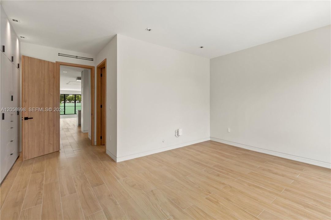 For Sale: $3,700,000 (0 beds, 0 baths, 5572 Square Feet)