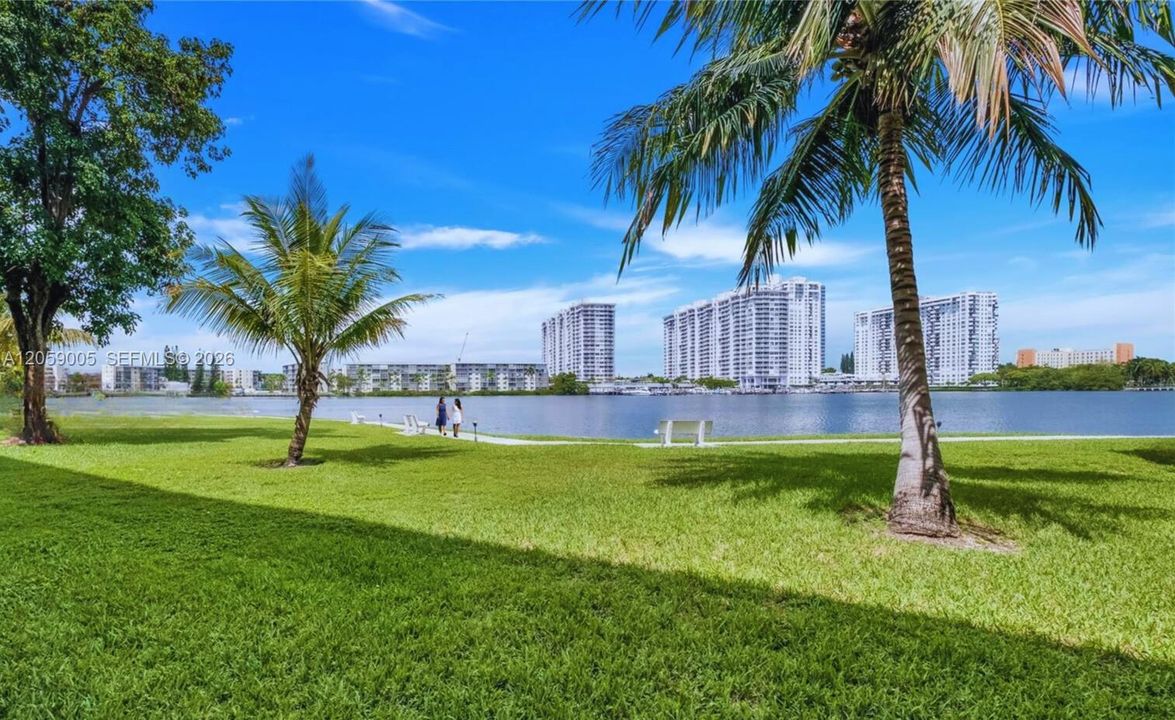 В аренду: $2,100 (2 спален, 2 ванн, 1027 Квадратных фут)