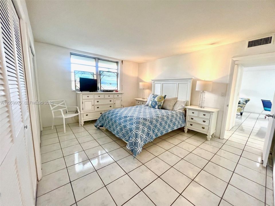 В аренду: $2,100 (2 спален, 2 ванн, 1027 Квадратных фут)