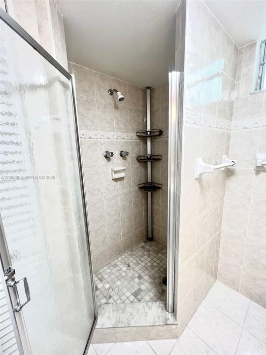 В аренду: $2,100 (2 спален, 2 ванн, 1027 Квадратных фут)