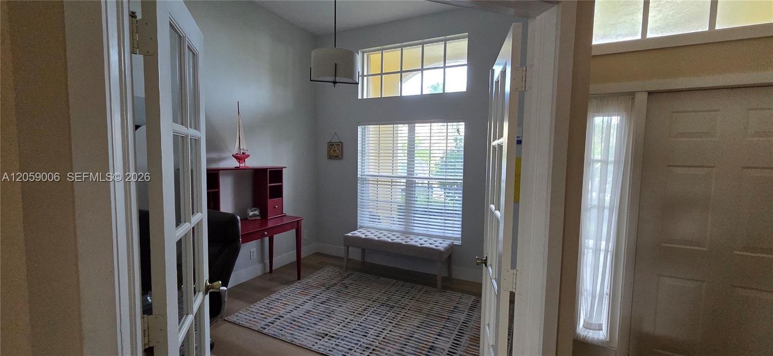 En Venta: $600,000 (3 camas, 2 baños, 2100 Pies cuadrados)