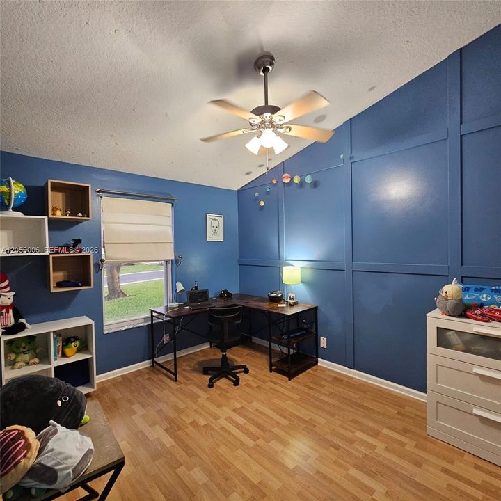 En Venta: $600,000 (3 camas, 2 baños, 2100 Pies cuadrados)