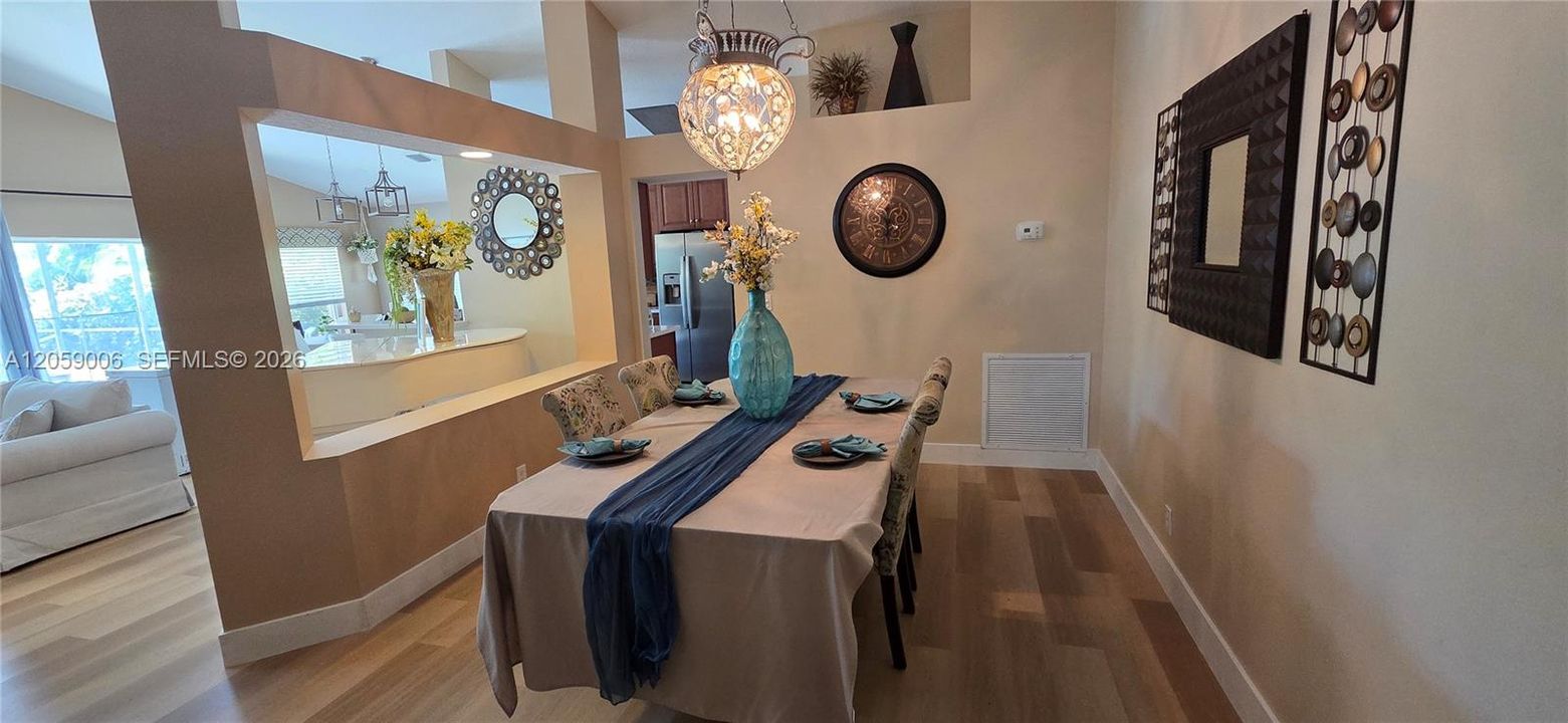 En Venta: $600,000 (3 camas, 2 baños, 2100 Pies cuadrados)