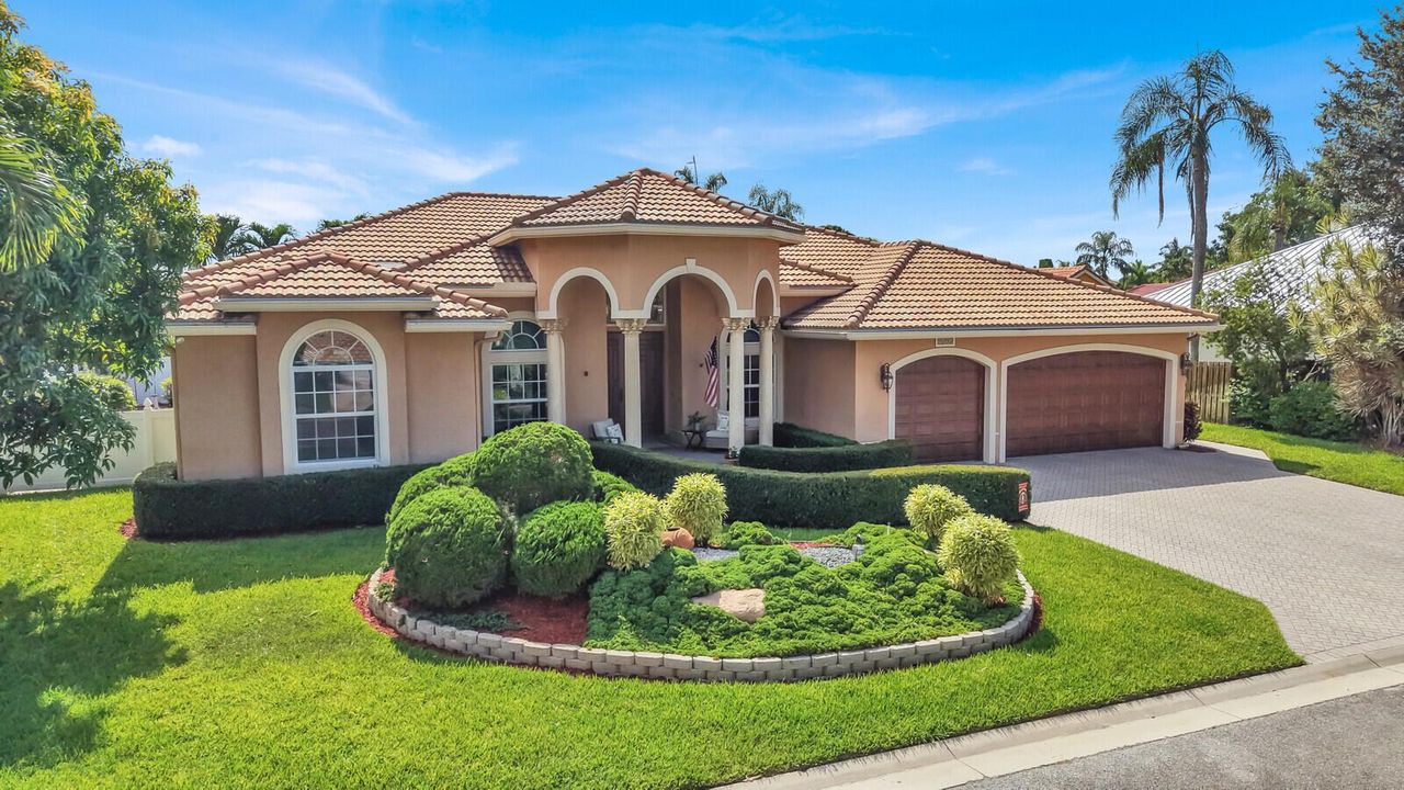 9695 Pandanus Way
