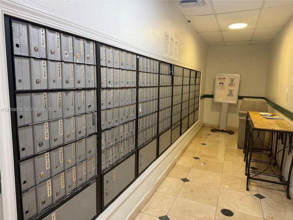 На продажу: $179,900 (2 спален, 2 ванн, 1140 Квадратных фут)