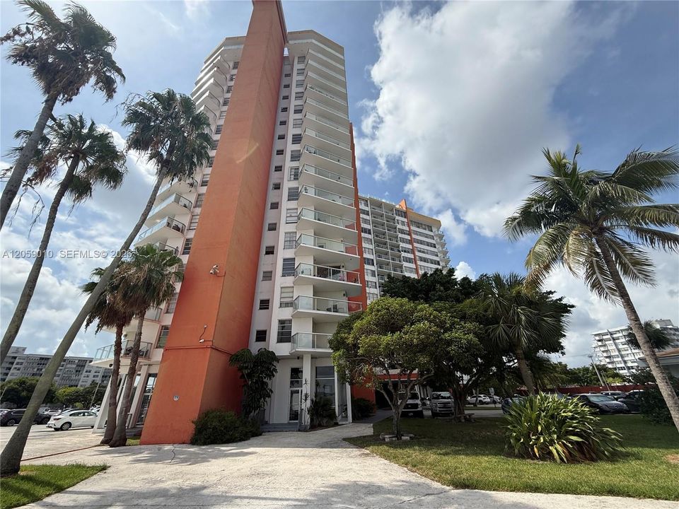 На продажу: $179,900 (2 спален, 2 ванн, 1140 Квадратных фут)