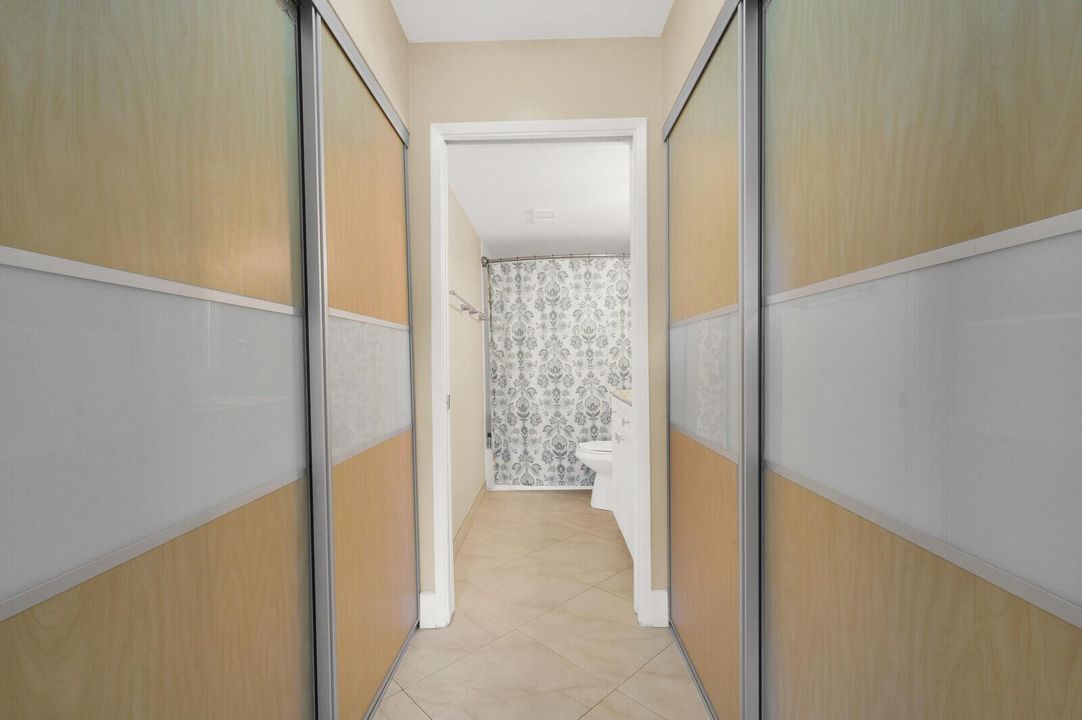 2 Closets