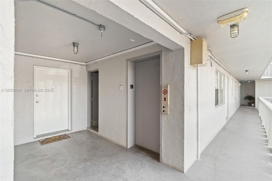 На продажу: $200,000 (1 спален, 1 ванн, 805 Квадратных фут)