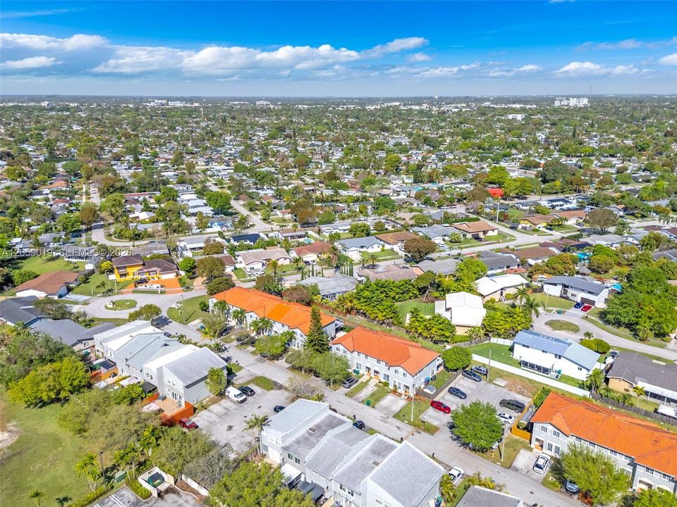 En Venta: $450,000 (4 camas, 3 baños, 1934 Pies cuadrados)