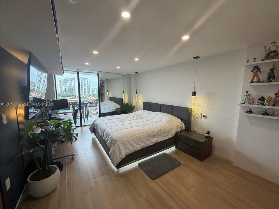 На продажу: $575,000 (2 спален, 2 ванн, 1068 Квадратных фут)